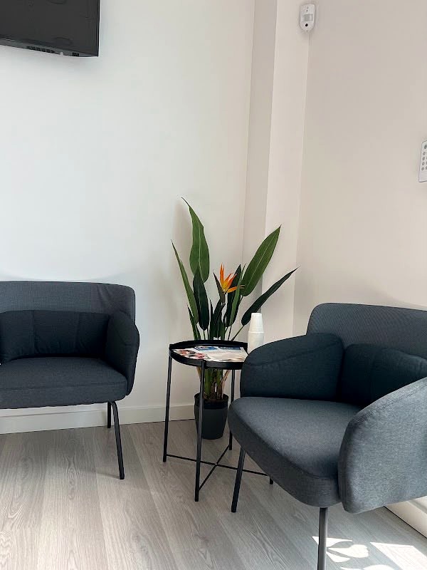 Recepción y sala de espera de AGONAS Mataró
